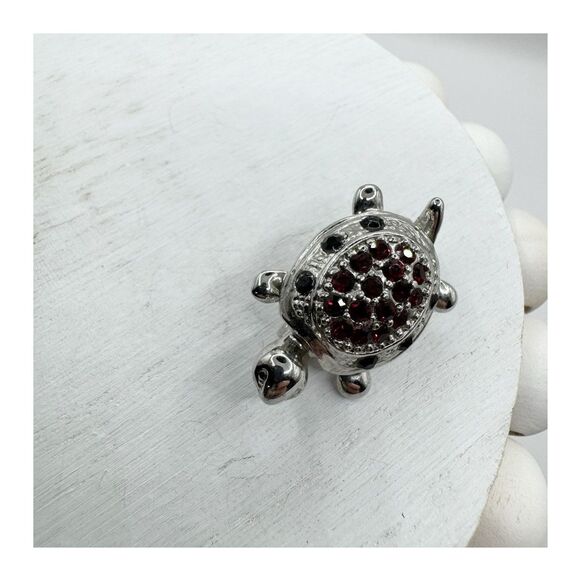 Vintage Turtle Brooch Pin Red Rhinestone Shell Silver Tone Animal Jewelry Kitsch - Picture 8 of 8